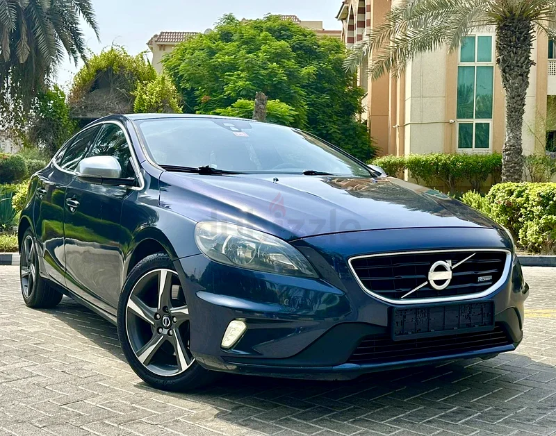 Volvo V40 T5 R-Design Hatchback 2.0 L 2014 GCC Accident Free632213016323871129