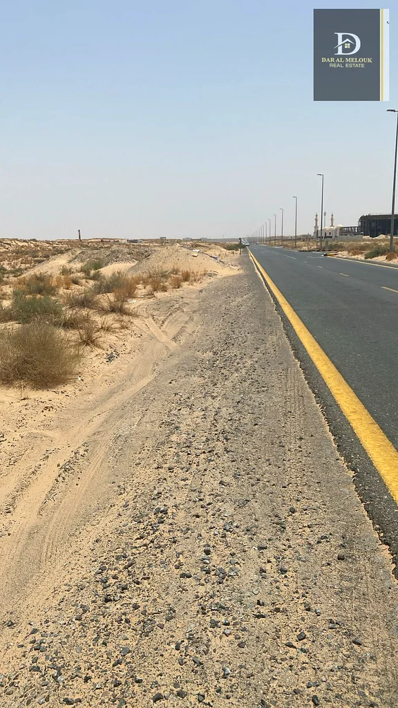 أراضٍ سكنية للبيع في الشارقة، منطقة البلدة 1، ملكية حرة للعرب63197616212482111