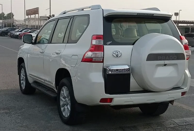 Toyota Land Cruiser Prado VXR V6 4.0L MODEL 201663146289694211113