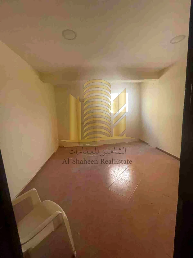 Building for sale 
Liwara 2 / bustan Ajman  near Orient Tower 
Land area 4100 sq. Feet
Total 8 flat 
4 bhk 4
1 bkh 2
Studio 2
Now all flat empty for maintenance work 
Approximately income 210,000
Aski63254980832131112