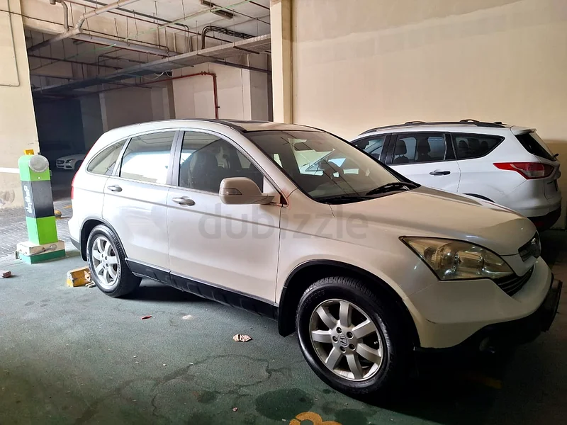 Honda CRV ,White color , Automatic for sale in Ajman AED 16,50063134993809282111