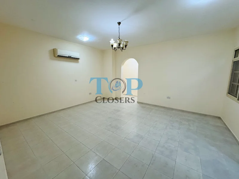 بالقرب من المستشفى ومنطقة المدرسة | الطابق الأرضي | واسع63151410554499111
