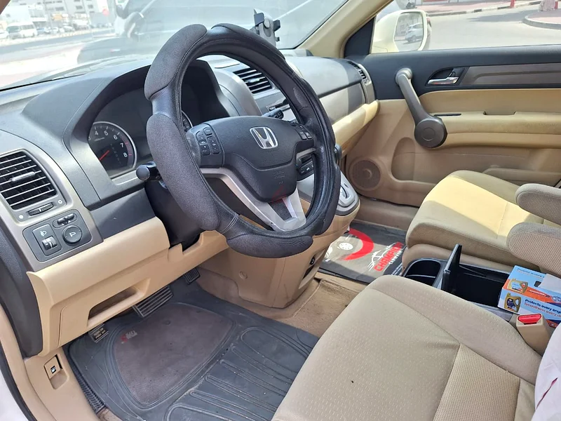 Honda CRV ,White color , Automatic for sale in Ajman AED 16,50063134993809282114