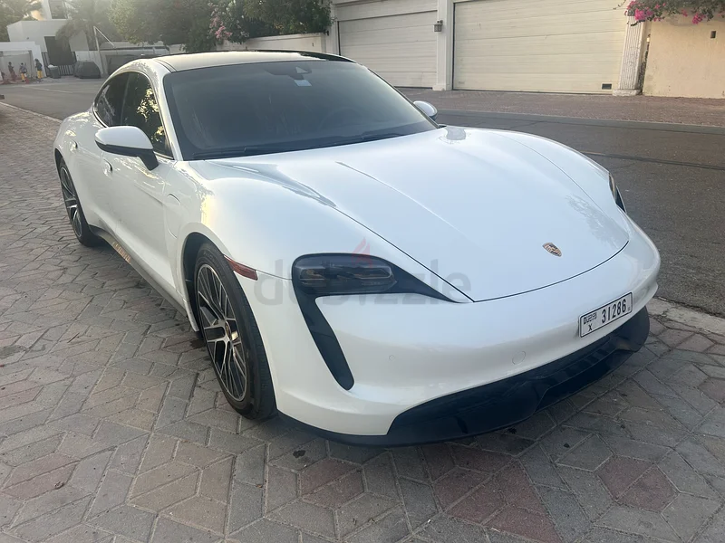 Porsche Taycan63150479044993114