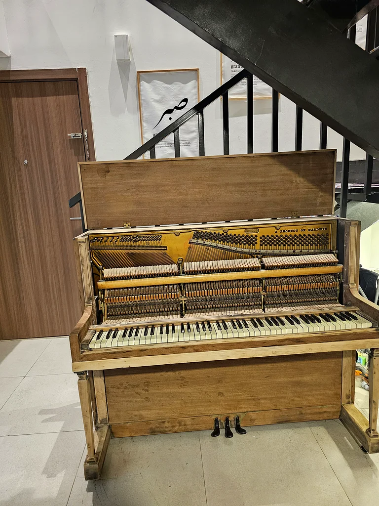 Piano classic solid wood63202681389571111