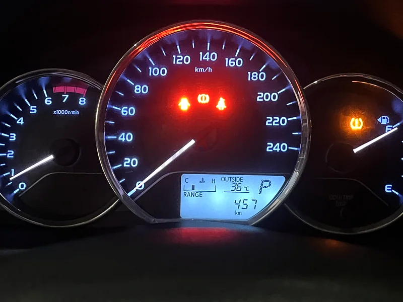 تويوتا كورولا SE موديل 2018 - قيادة سيدة63147210591617114