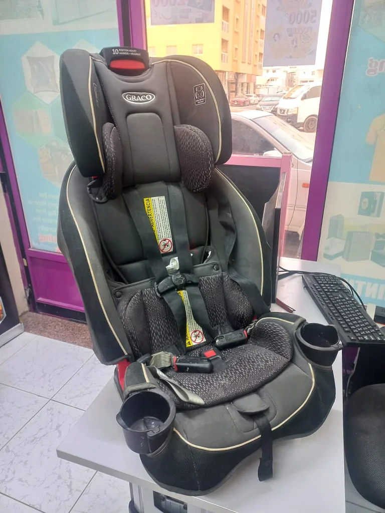 Graco 3-in-1 car seat from Slim Fit, multi-size for ages 2 to 7 years - used for only one month63196622296067114