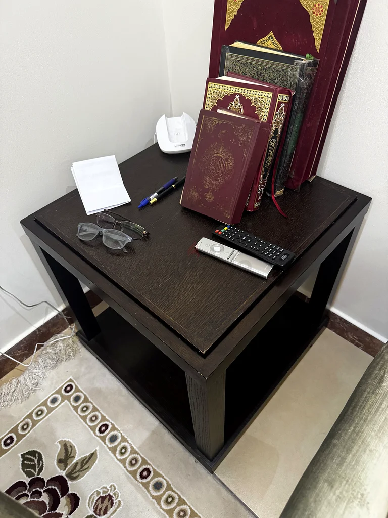 طاولة قهوة أنيقة وعملية63186269219585110