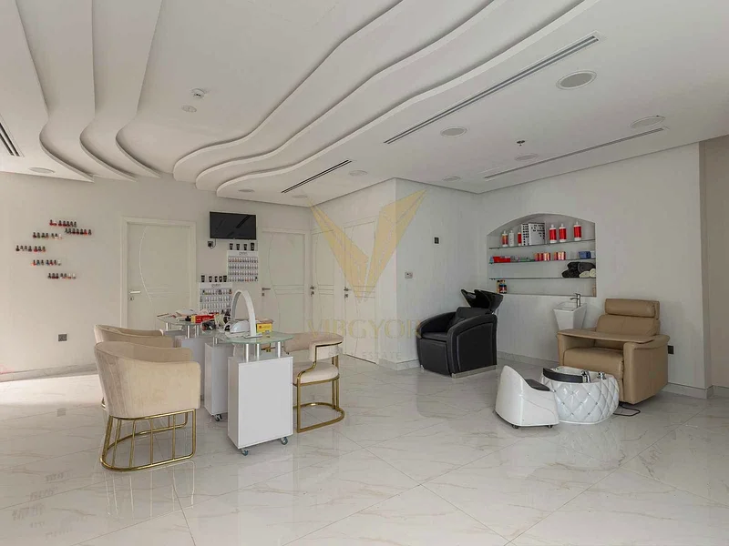 مساحة تجزئة رئيسية للبيع في وان باي أومنيات BB63195608187393112