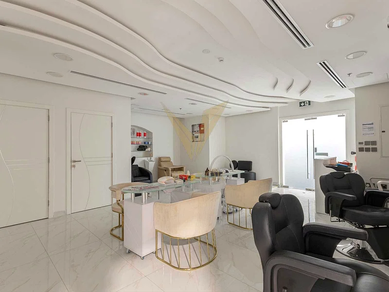 مساحة تجزئة رئيسية للبيع في وان باي أومنيات BB63195608187393114