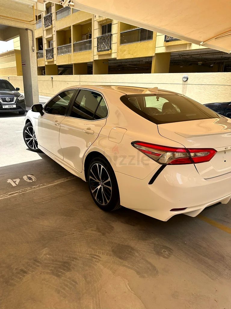 Toyota Camry SE  201963164767570689111