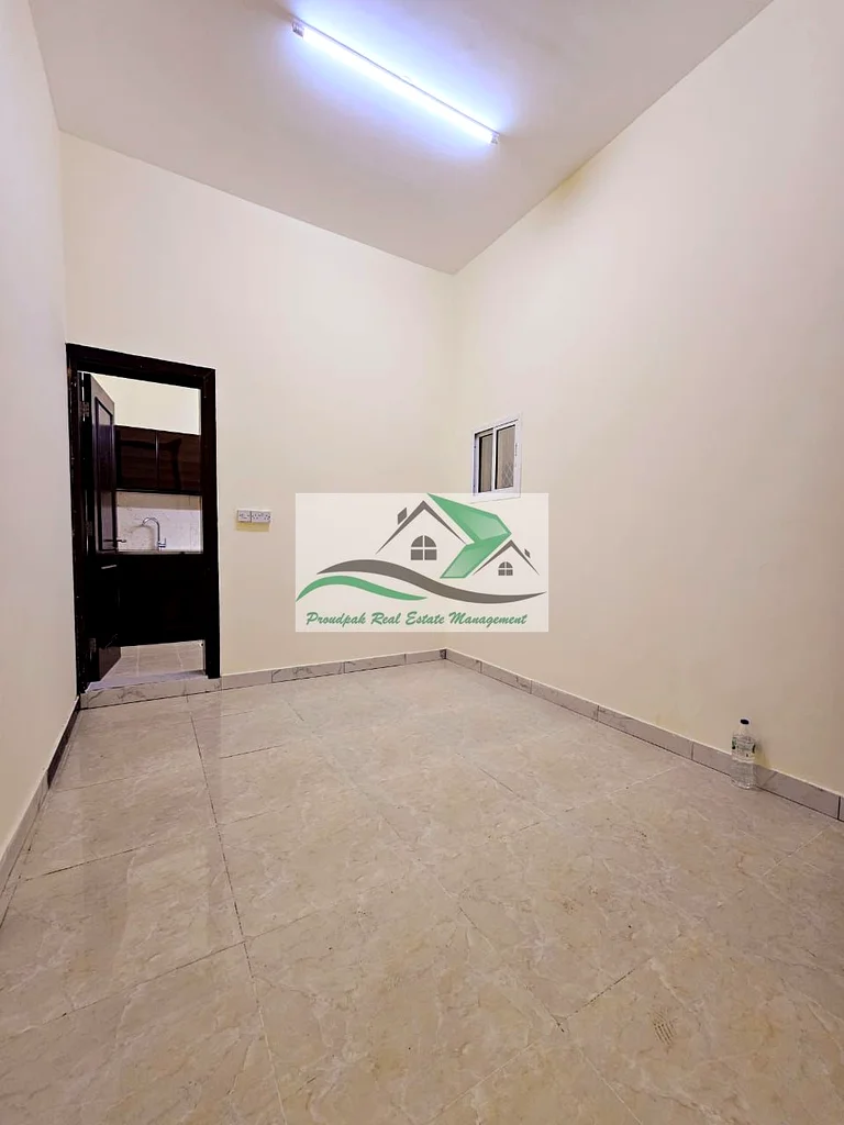 شقة جديدة بالكامل بغرفة نوم واحدة ومطبخ منفصل للعائلة في الوثبة، متاحة شهريًا63150487862657112