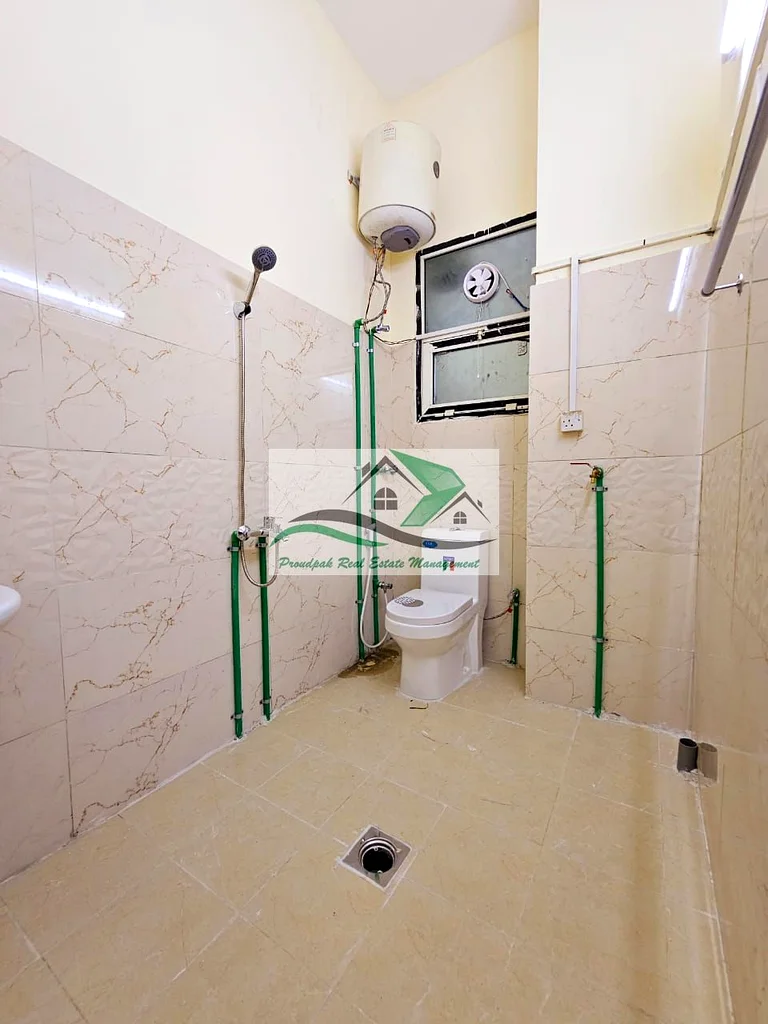 شقة جديدة بالكامل بغرفة نوم واحدة ومطبخ منفصل للعائلة في الوثبة، متاحة شهريًا63150487862657114
