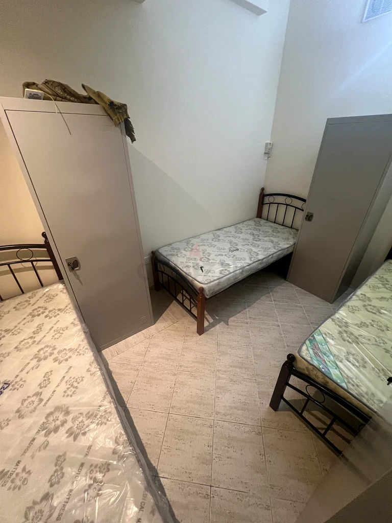 Exicutive lady bad space available in front of Al Nahda Metro station63624809788546112