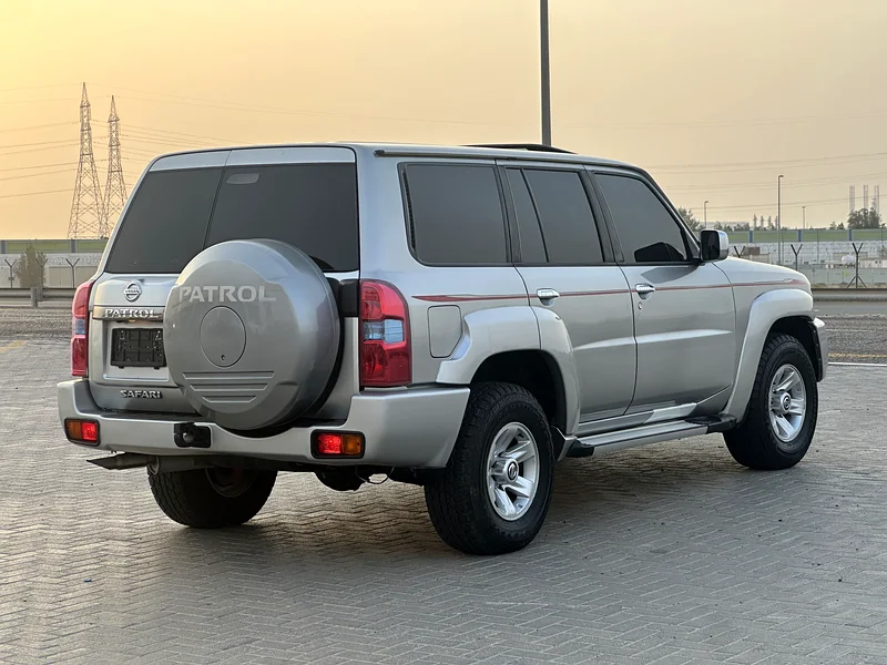 Nissan Patrol Safari 2014 GCC, first owner, no accidents, sunroof and difflock, super clean car63139706284546114