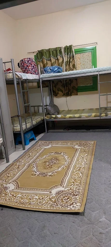 السرير متاح بالقرب من مترو أبي بكر على بعد دقيقتين سيراً على الأقدام63128168722177111