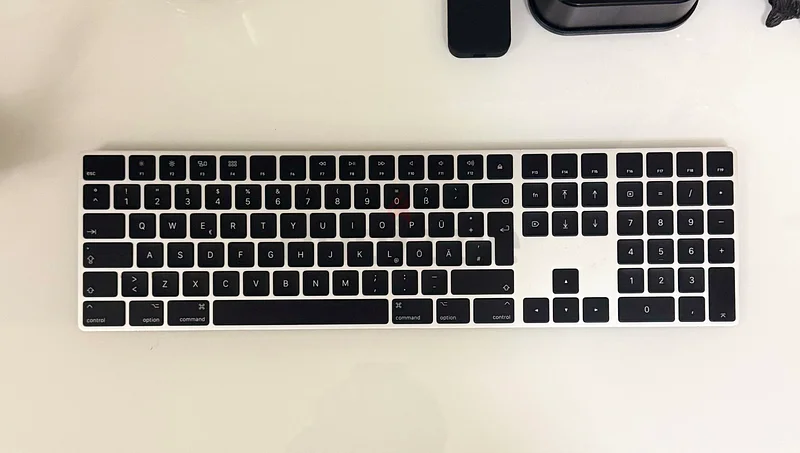 لوحة مفاتيح Apple Magic Keyboard 2 لاسلكية (النموذج الأحدث) بحالة جيدة جدًا وكأنها جديدة63253966205827114