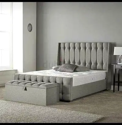 Elegant Upholstered Queen size Bed Frame
