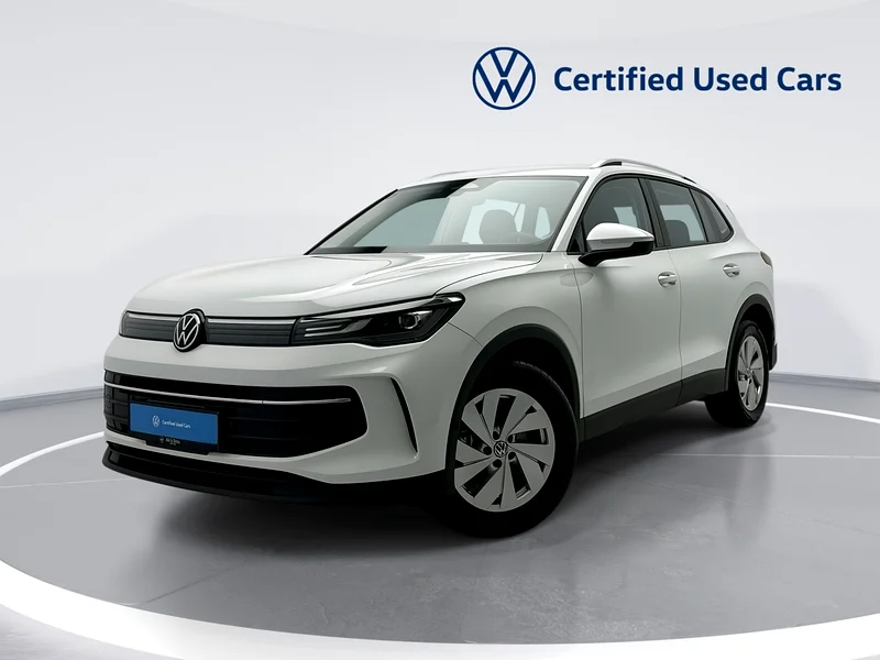Tiguan Life with Rear Camera View (REF#03276)631703870021141110