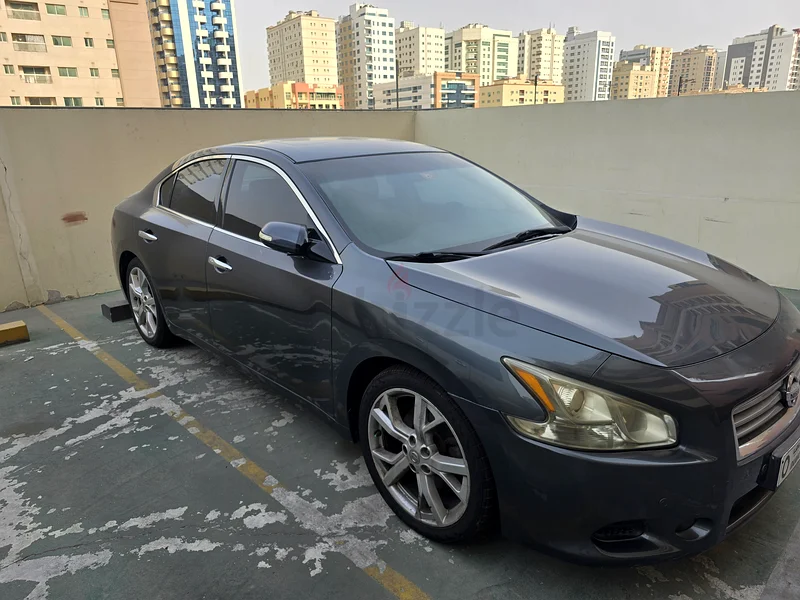 Nissan Maxima in good condition.63148165283073112