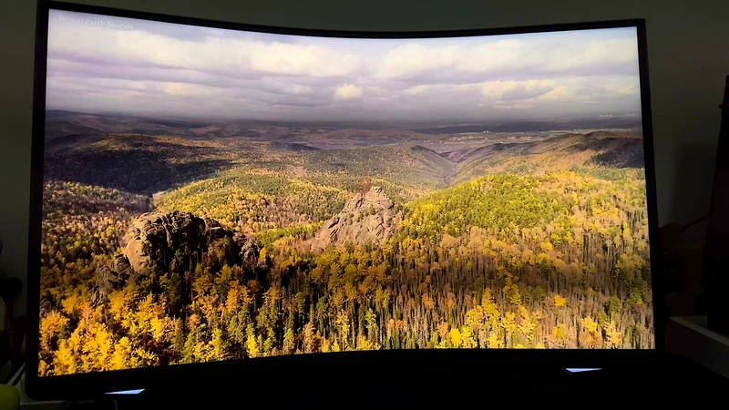 شاشة سامسونج أوديسي G6 مقاس 32 بوصة منحنية للألعاب، دقة QHD (2560 × 1440)، 240 هرتز، 1 مللي ثانية، لوحة VA، انحناء 1000R63256600032643111