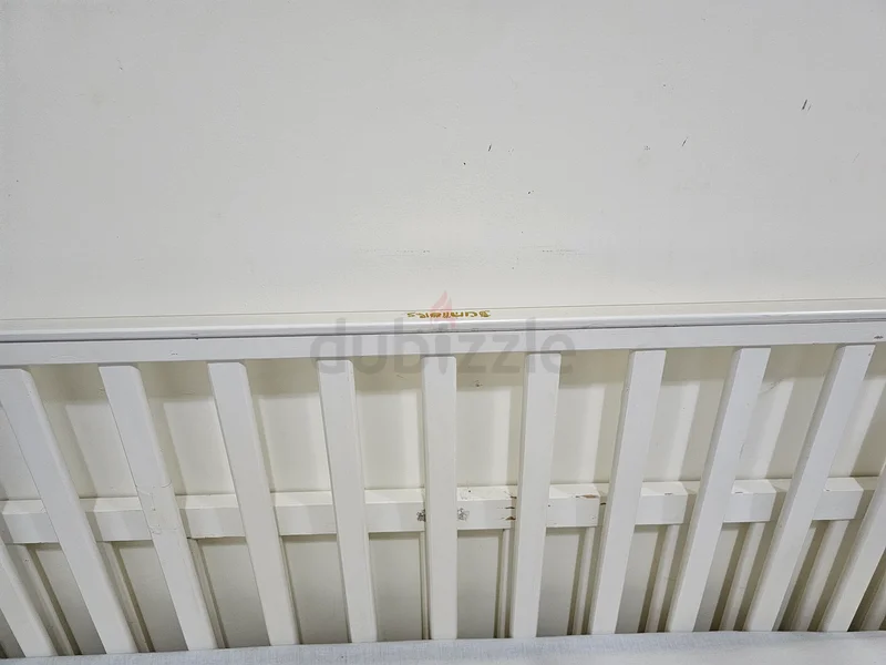 Charming White Crib for Your Little One63206393836290111