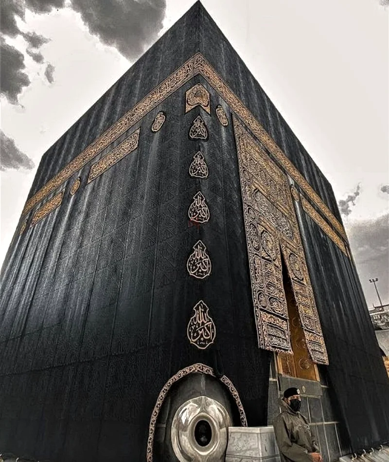 الكساء المعتمد الأصلي للكعبة - قماش الكعبة - الحجم 10 سم × 10 سم63226790079362111