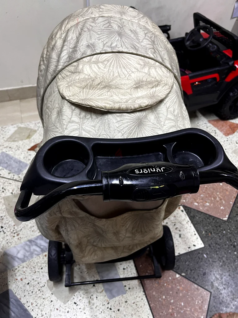Stylish and Comfortable Baby Stroller for Sale63205885725057110