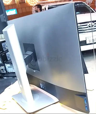 2K Dell 27inc UltraSharp Super Sleem QHD LED Monitor Model No U2719D