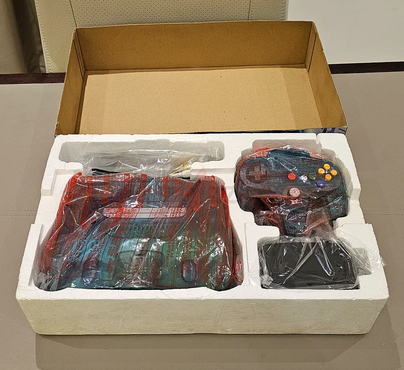 Rare Nintendo 64 Console with Box - Vintage Gaming Treasure!63176189281154111