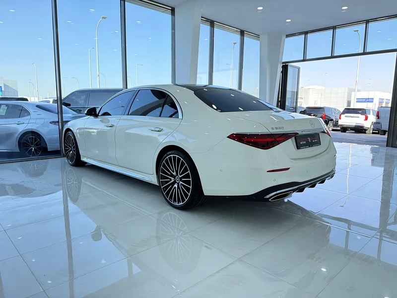 مرسيدس S580 ابيض / احمر فل ابشن 360 درجه كاميرات هيد اب ديسبليه الكبير كراسي طياره خليجي 202363162929246209113