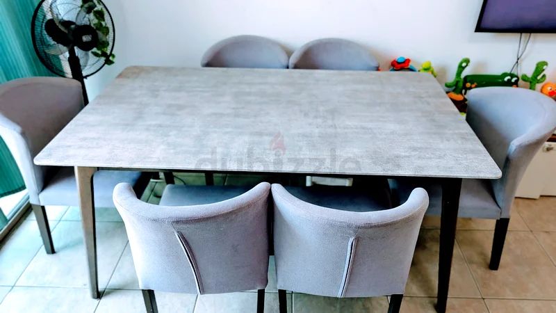 Dining table63180360888449112