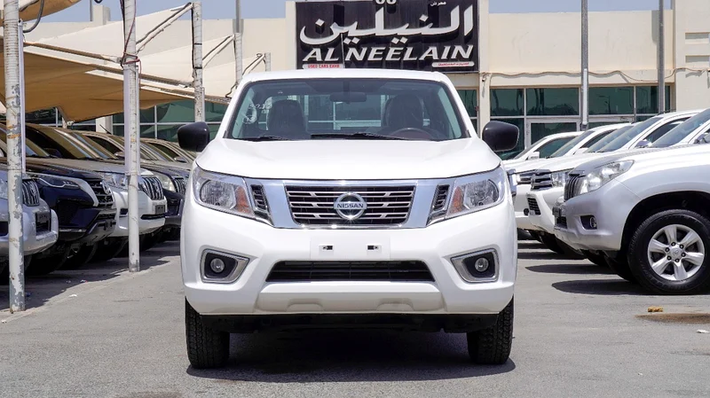 Nissan Navara  SE GCC automatic transmission 4x263167559482881112