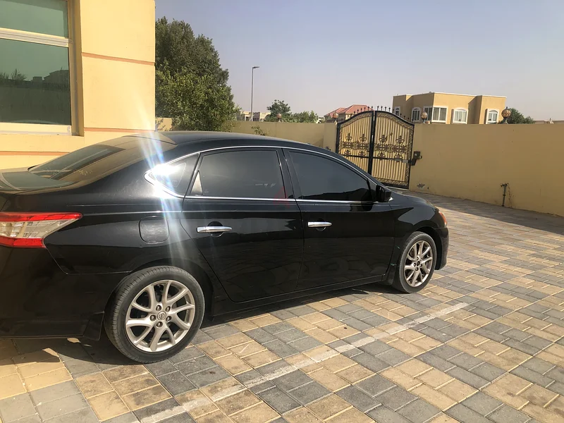 2015 Nissan Sentra 1.8L, USA Spec with Cruise Control. Alloy wheels, Multimedia steering,631675598328331117