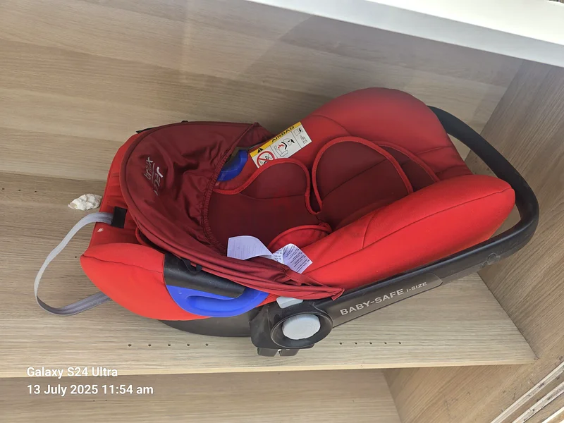 مقعد سيارة للرضع للبيع بسعر 450 درهمًا إماراتيًا63204866448899111