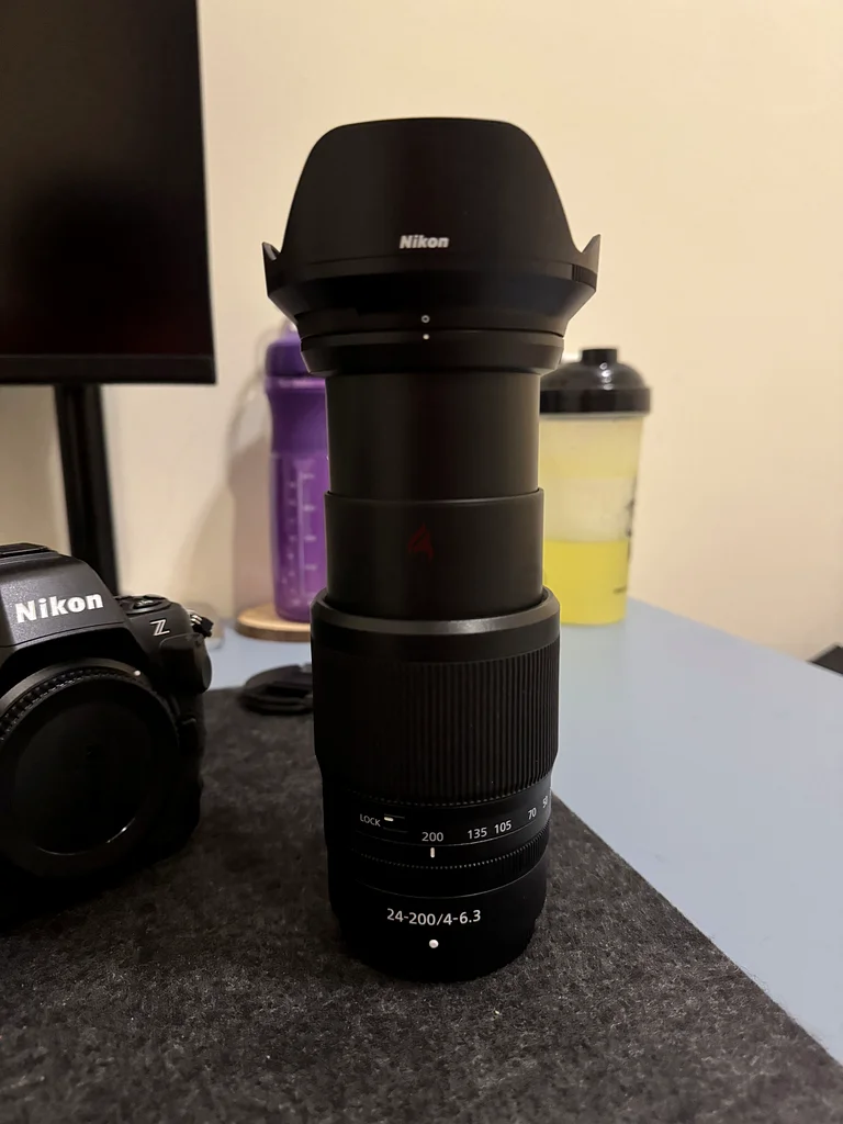 Nikkor 24-200 lens. 2 months old. Hardly used.63172680223489111