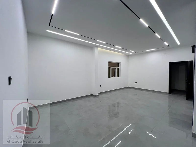 Villa for sale in Ajman, Al Muwaihat 1 area, including electricity, water and air conditioning, 5000 square feet (5 master bedrooms + majlis + hall +63868742633602113