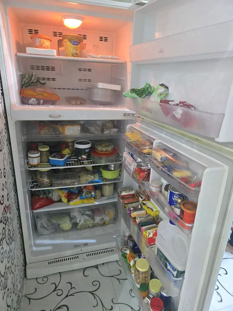 ثلاجة أنيقة وواسعة للبيع!63166647357697113