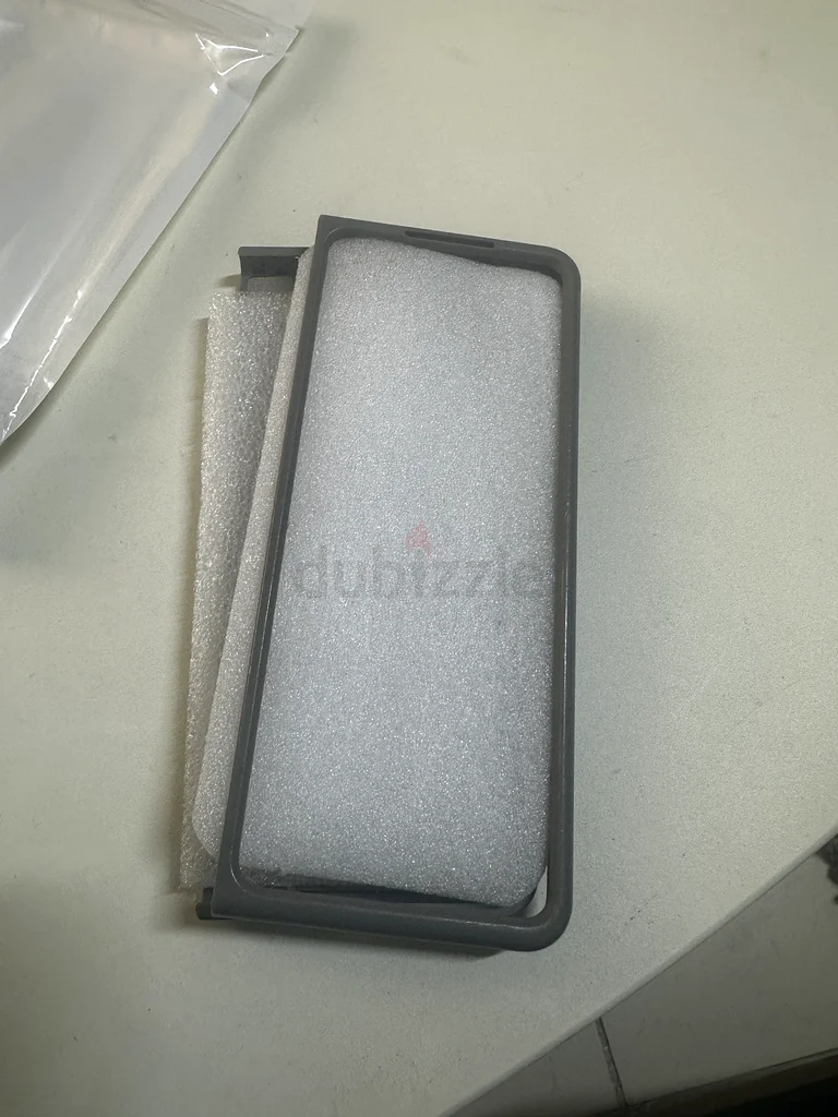 Protect Your Tech: Sleek Smartphone Case with Cushioning fold 563221855939459111