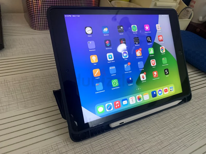 Apple IPad 9th Generation in good working condition with case and stylus for sale!!!63184226851073112