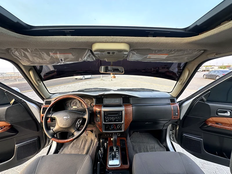 Nissan Patrol Safari 2014 GCC, first owner, no accidents, sunroof and difflock, super clean car63139706284546112