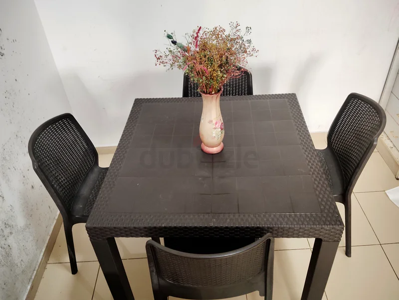 طاولة طعام داخلية أو خارجية مع كرسي للبيع632173280368671121