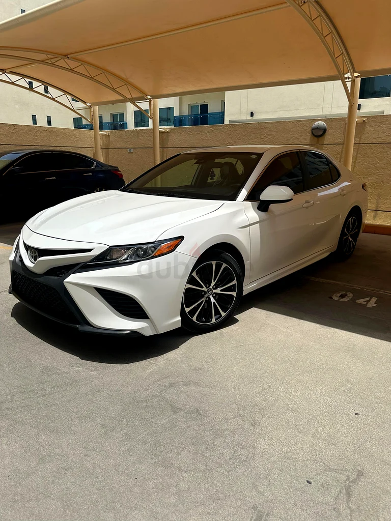 Toyota Camry SE  2019631647675706891118