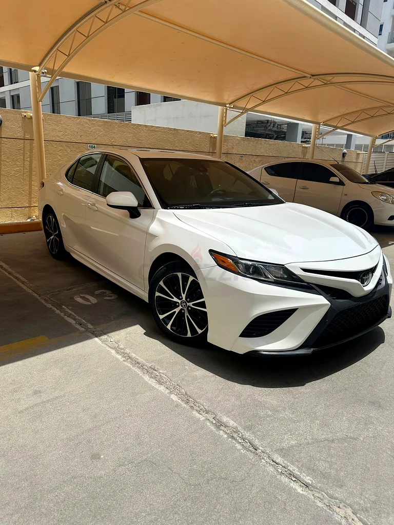 Toyota Camry SE  201963164767570689113