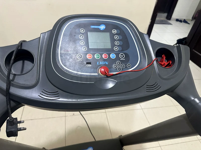 Lion Treadmill - Your Ultimate Home Workout Companion!63241663441794110