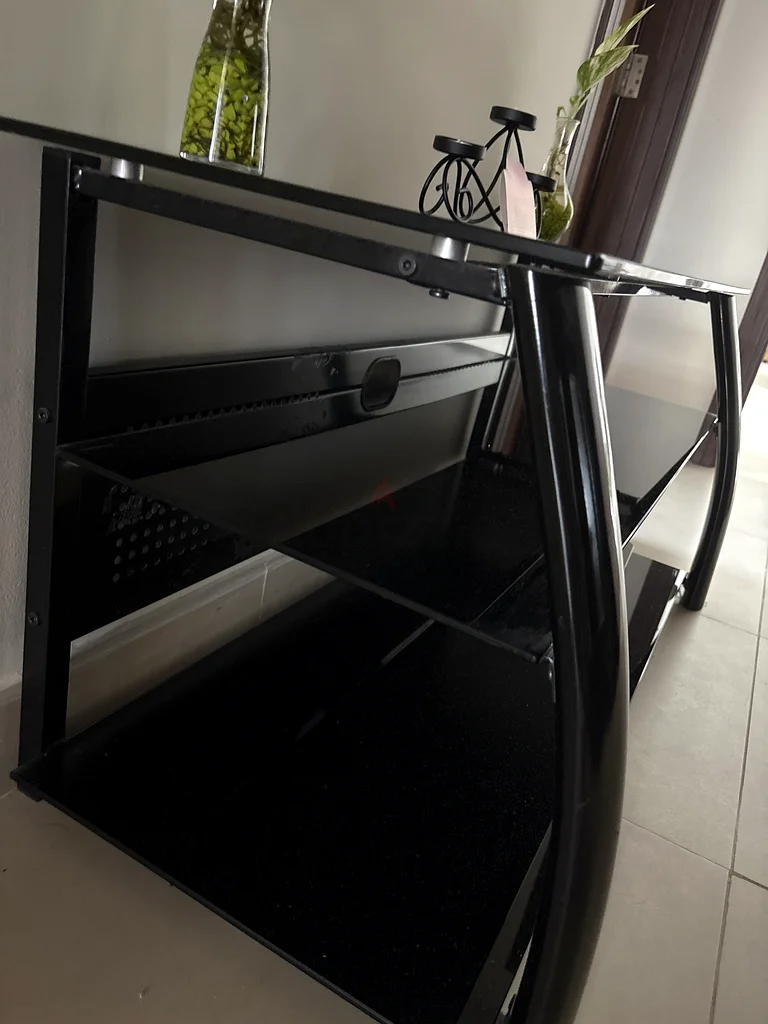 Stylish Glass Top Coffee / Center Table with Elegant Design63185235528194113