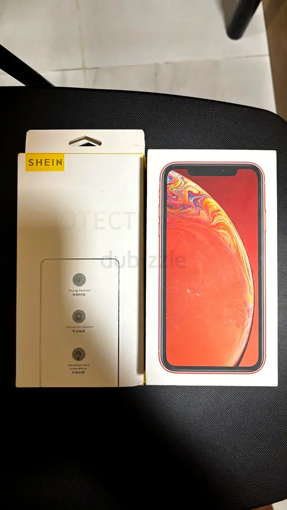 آيفون XR مع غطاء حماية مزدوج