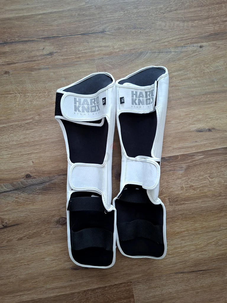 Professional Quality Shin Pads for Muay Thaï/Kickboxing63241656330115111