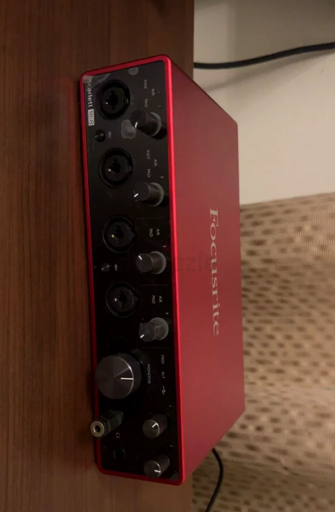 واجهة صوت/MIDI Focusrite Scarlett 18i8 USB-C (الجيل الثالث) (استخدام خفيف)63205880219522112