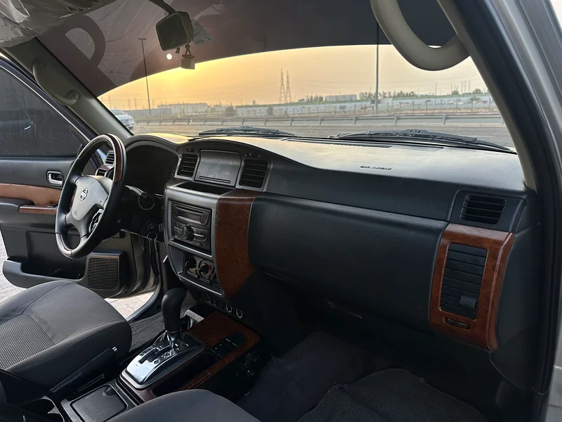 Nissan Patrol Safari 2014 GCC, first owner, no accidents, sunroof and difflock, super clean car63139706284546113